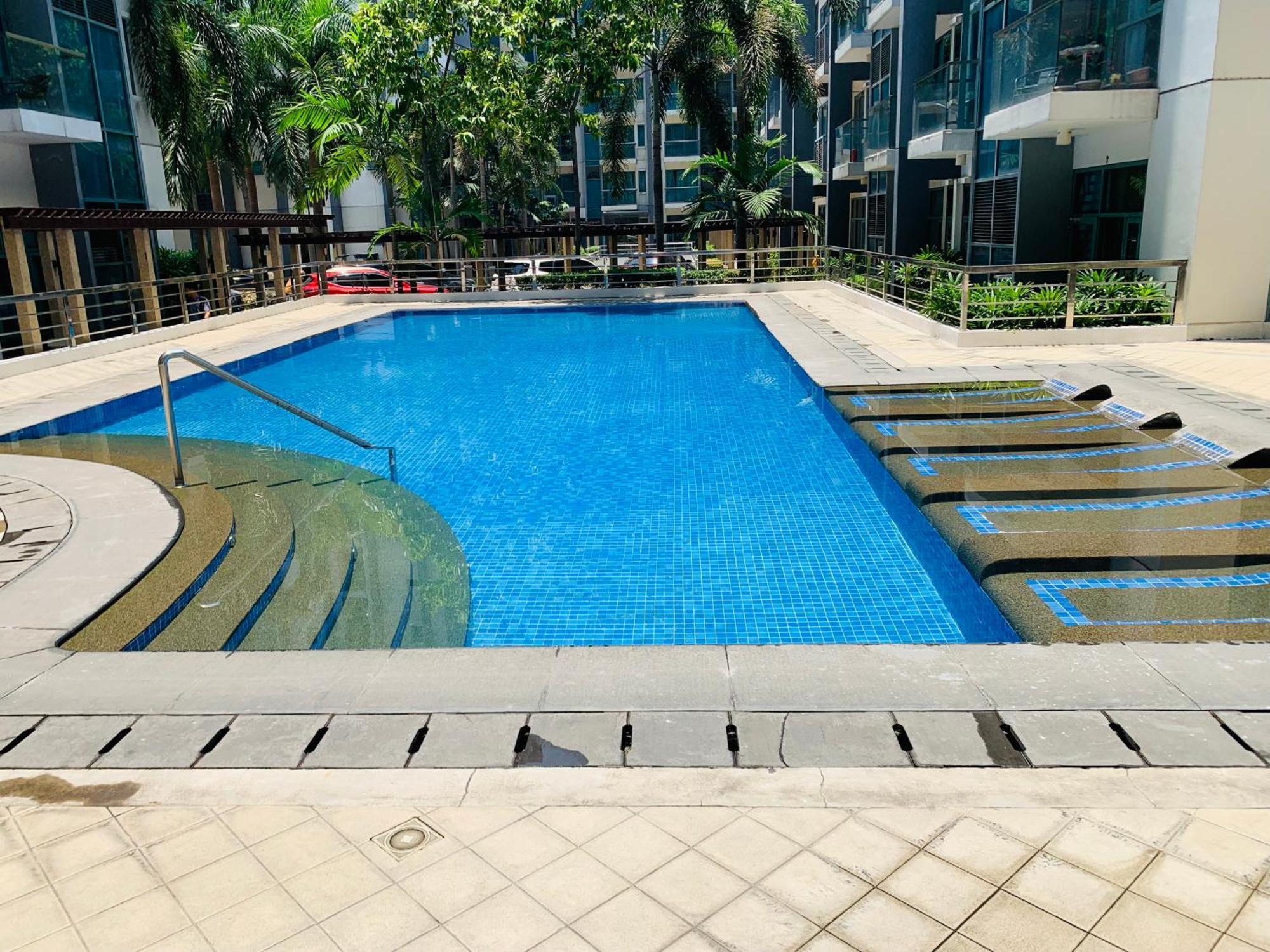 One Palm Tree Villas Condominium - Studio 2Nd Fl With Balcony - Across Terminal 3 Airport Pasay Exterior photo